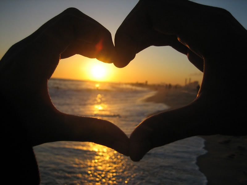 Love__Beach__Sunset__by_danicafaye